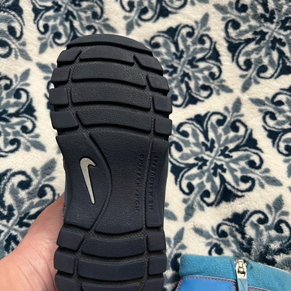 Nike Hightop Toddler Boots Kids Unisex Sz 9 Winter Shoes - Picture 3 of 9